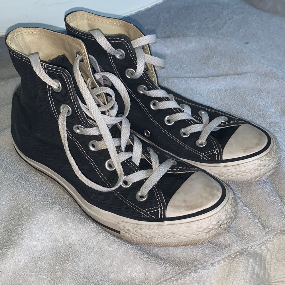 Women’s Black High-Top Converse Size 7